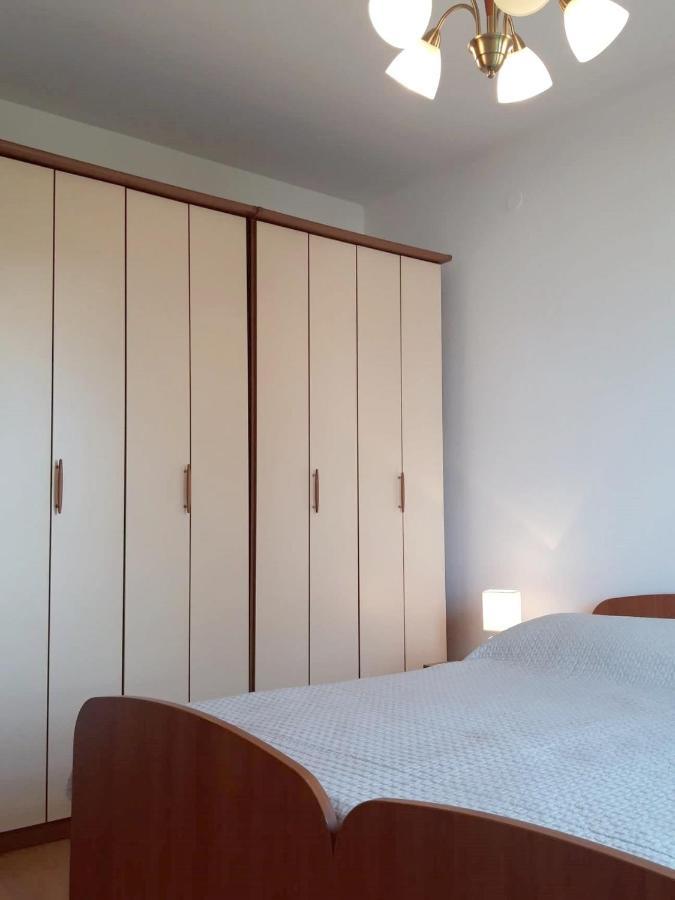 Apartment Silvana Ровин Екстериор снимка